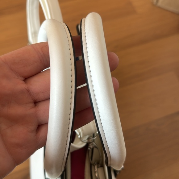 London Fog White and Black Satchel - Picture 4 of 11